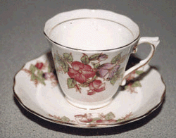 ColcloughCupSaucer1.gif (39525 bytes)
