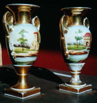 parisvase4.jpg (27712 bytes)