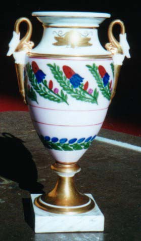 parisvase5.jpg (24643 bytes)